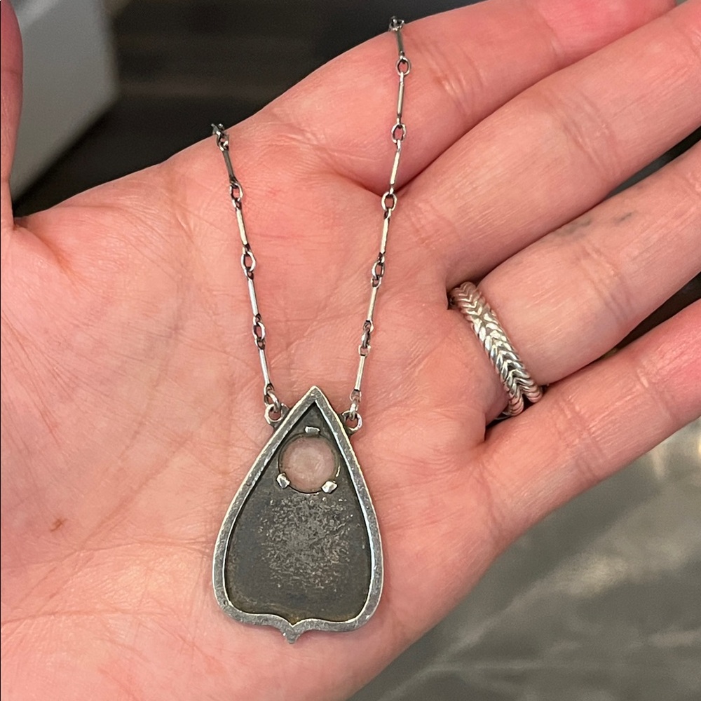 BLOOD MILK JEWELS
Planchette. Medium Oracle Necklace. - Picture 8 of 16